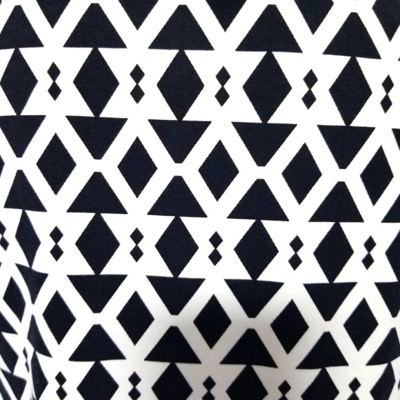 NEW YORK & COMPANY Women's Dress Sleeveless Size M Black & White V-Neck Tunic - Picture 6 of 8